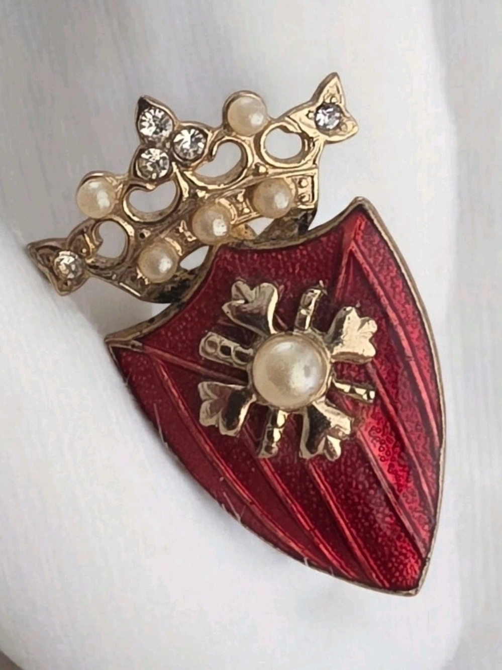Vintage Signed Coro Red Enamel Small Heraldic Shield Crown Brooch Faux Pearls